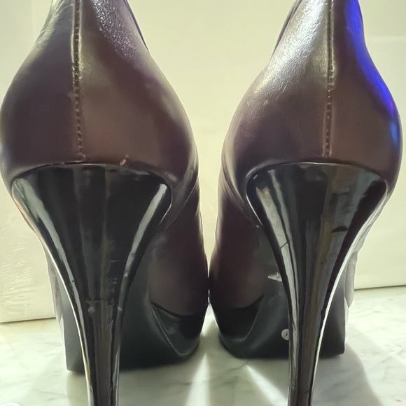 #32 GUESS Dark Brown Vegan Leather Platform Heels w/ Faux Leather Sz 10 EUC - Picture 14 of 16